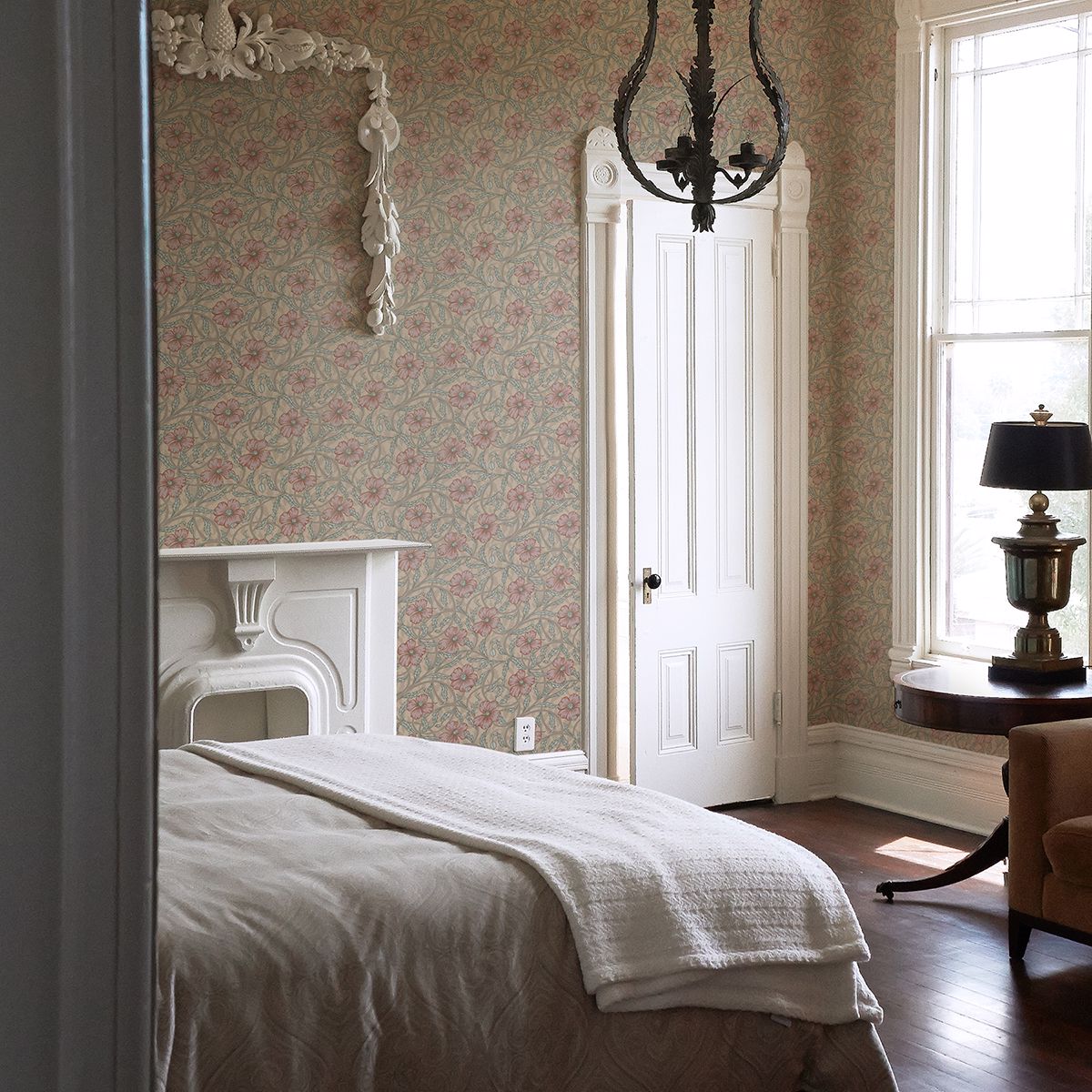 imogen-light-brown-floral-wallpaper-york-wallcoverings-2948-28026