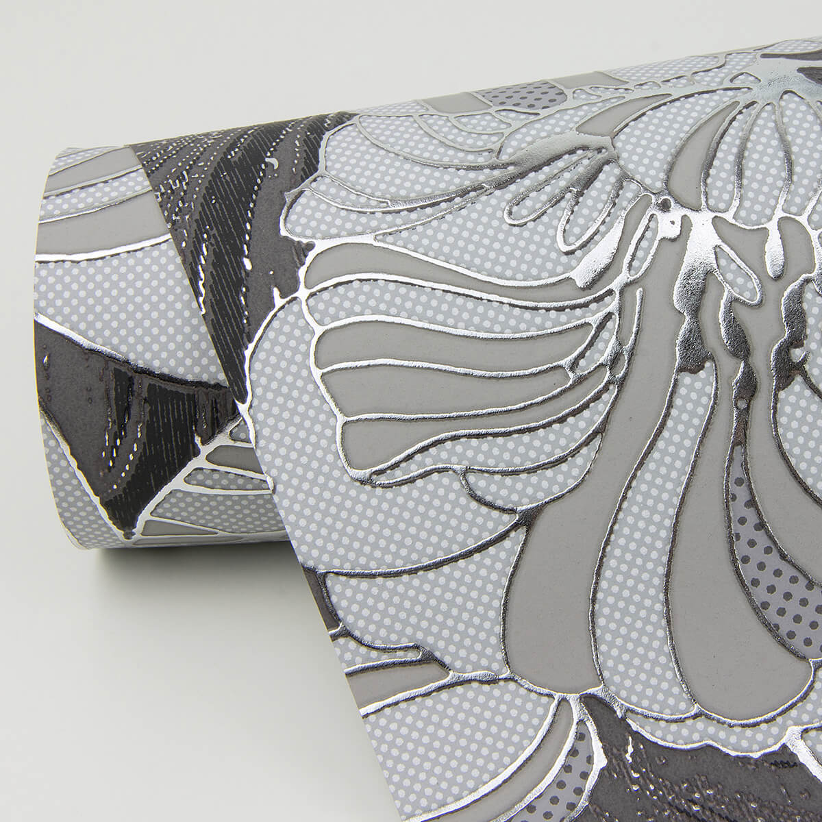 selene-silver-mucha-floral-wallpaper-york-wallcoverings-4019-86401 - York Wallcoverings Papel pintado