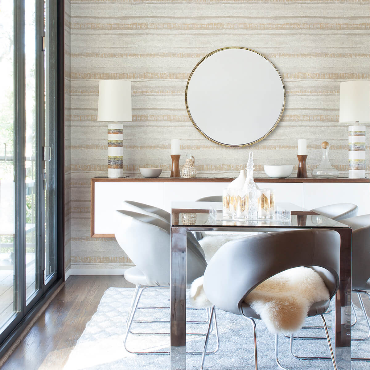 rakasa-gold-distressed-stripe-wallpaper-york-wallcoverings-4019-86416 - York Wallcoverings Papel pintado