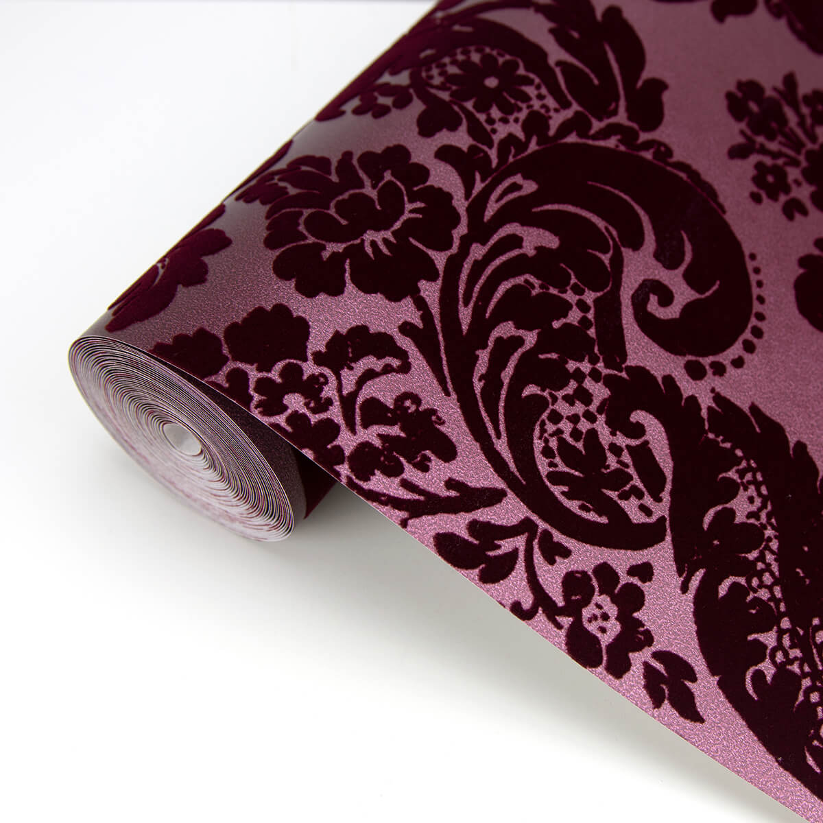 shadow-merlot-flocked-damask-wallpaper-york-wallcoverings-2763-87315 - York Wallcoverings Papel pintado