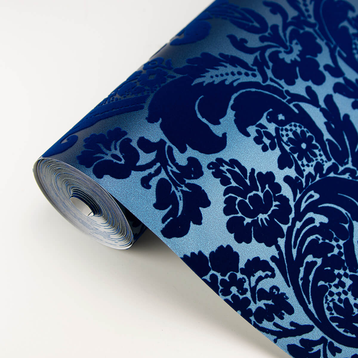 shadow-blue-flocked-damask-wallpaper-york-wallcoverings-2763-87310 - York Wallcoverings Papel pintado