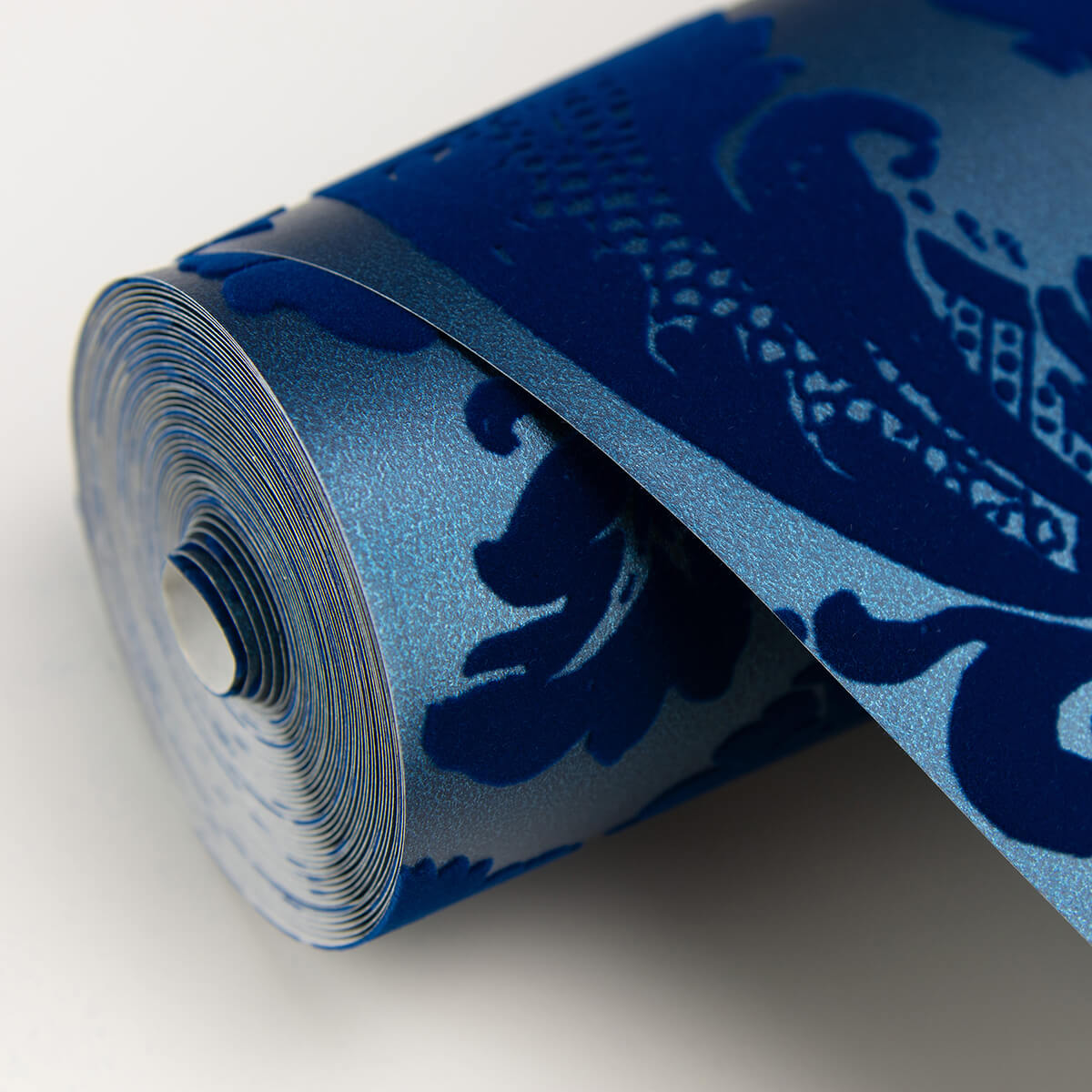 shadow-blue-flocked-damask-wallpaper-york-wallcoverings-2763-87310 - York Wallcoverings Papel pintado