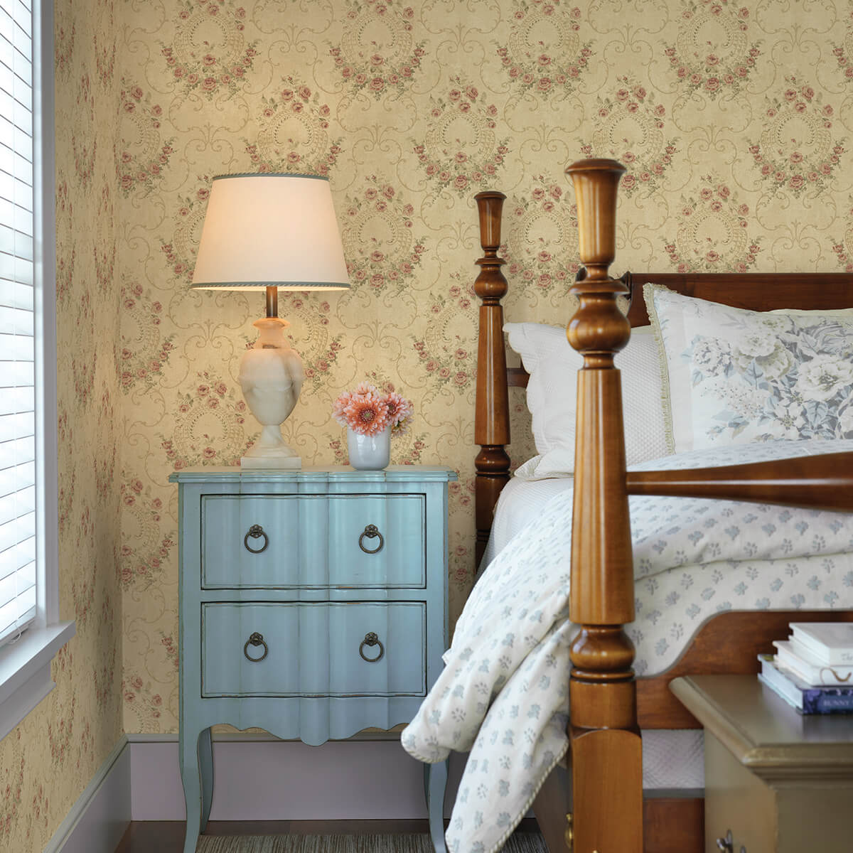 georgiana-red-tearose-wallpaper-york-wallcoverings-3123-02124 - York Wallcoverings Papel pintado