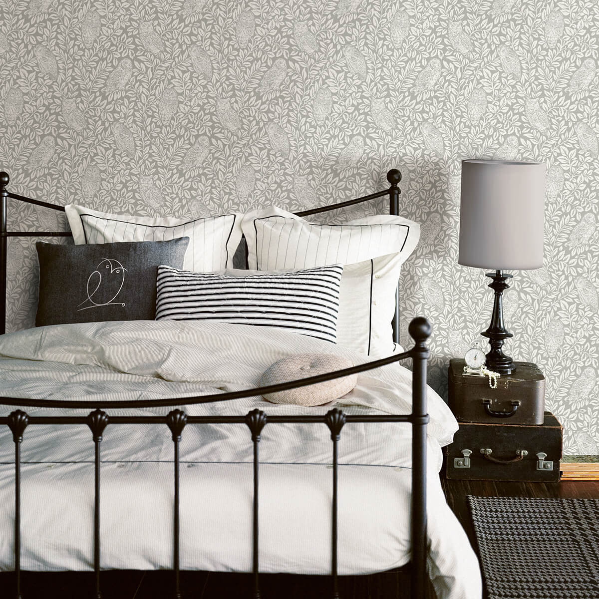 parliament-grey-owl-wallpaper-york-wallcoverings-3123-12411 - York Wallcoverings Papel pintado