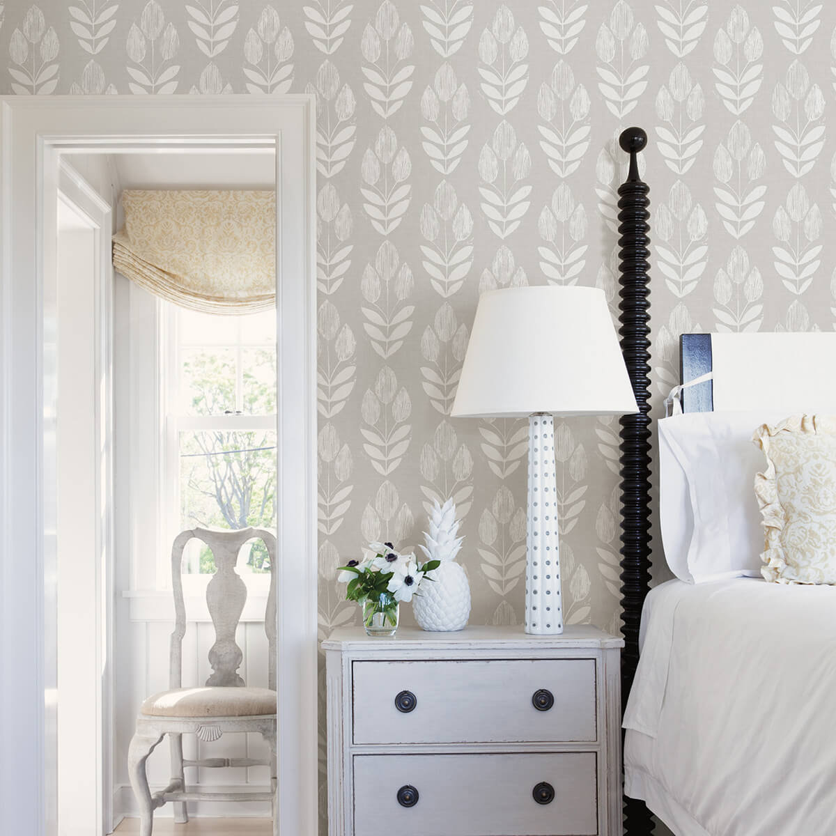 garland-grey-block-tulip-wallpaper-york-wallcoverings-3123-24473 - York Wallcoverings Papel pintado