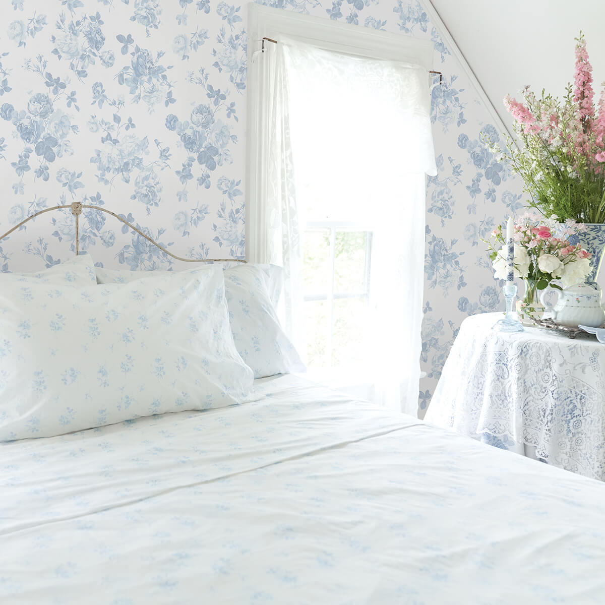 everblooming-rosettes-dreamy-sky-cabbage-rose-bouquets-wallpaper-york-wallcoverings-ast4102 - York Wallcoverings Wallpaper