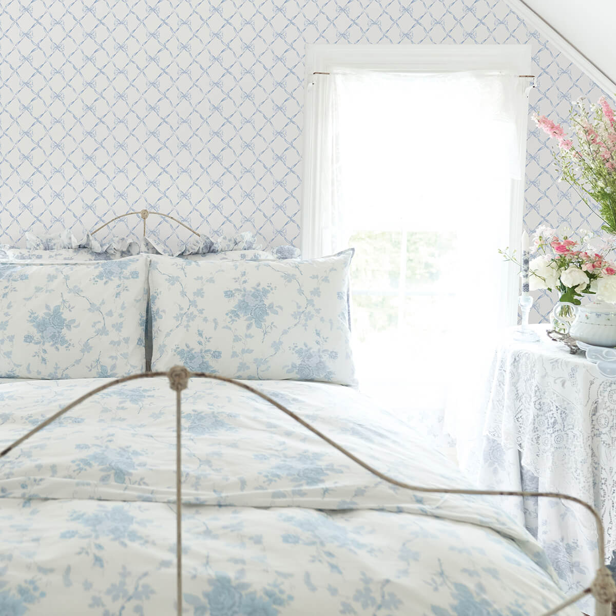 baby-bow-blue-bella-ribbon-ribbon-trellis-wallpaper-york-wallcoverings-ast4168 - York Wallpaper Wallpaper