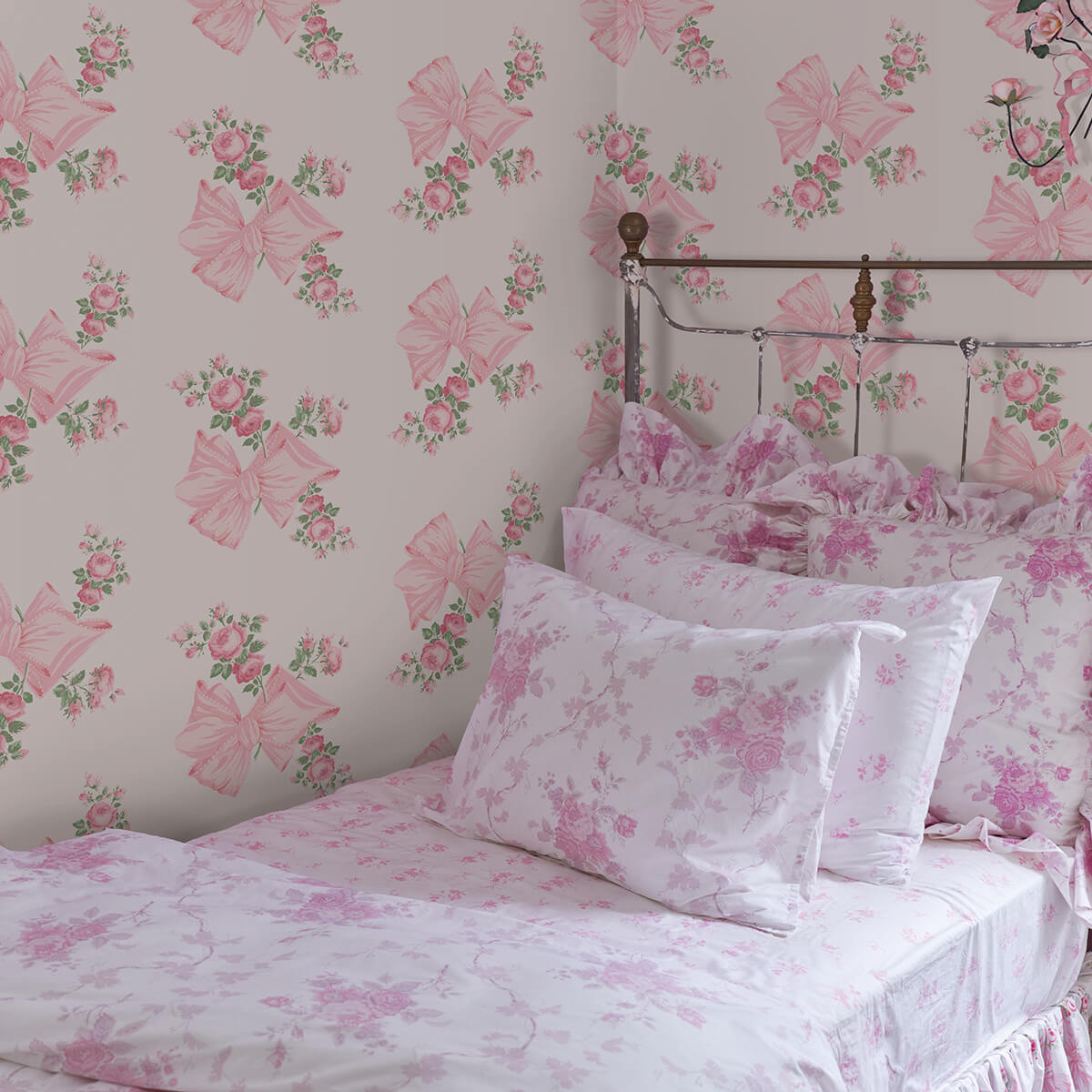 rosa-beaux-pink-mint-large-bow-spot-wallpaper-york-wallcoverings-ast4169 - York Wallcoverings Wallpaper