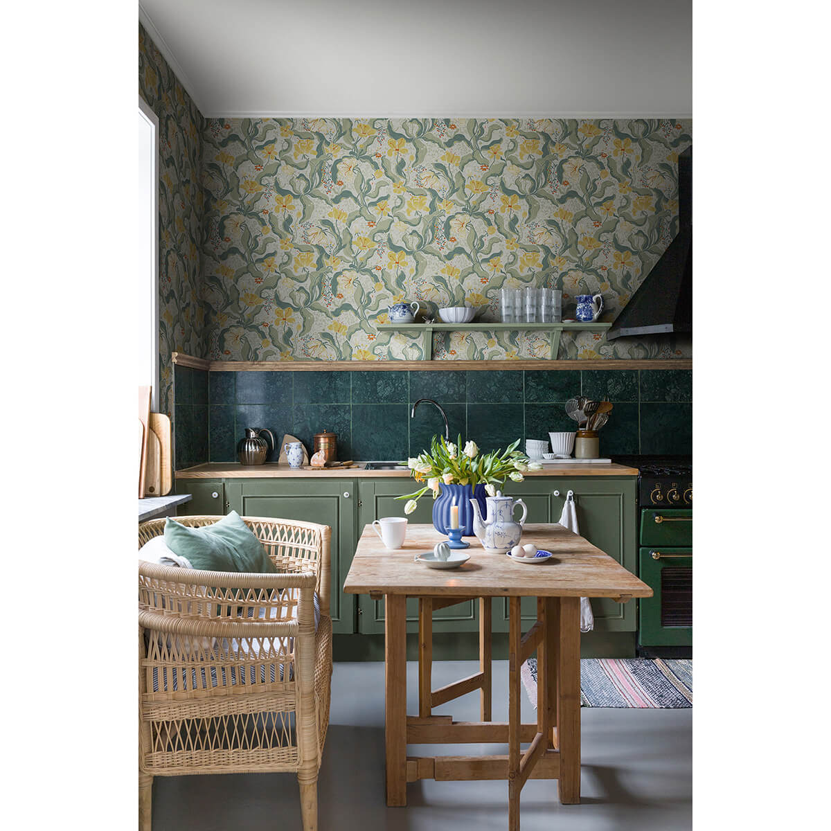 bodri-yellow-tulip-garden-wallpaper-york-wallcoverings-2932-65118 - York Wallcoverings Wallpaper