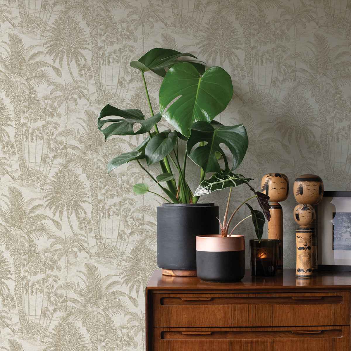 Yubi Gold Palm Trees Wallpaper - York Wallcoverings - 4035-832549 - York Wallcoverings Wallpaper