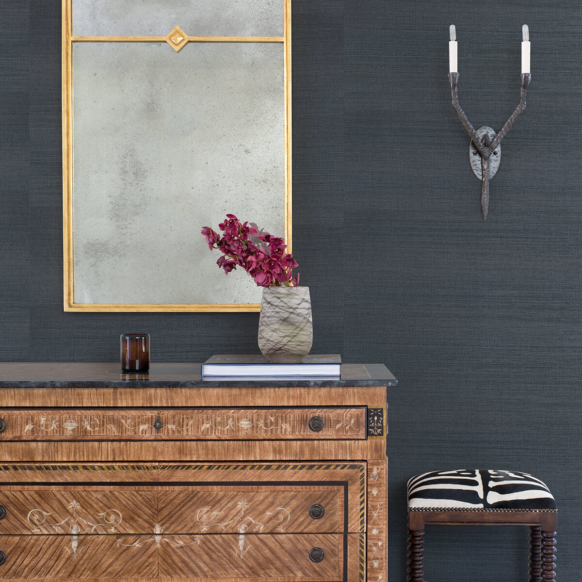 victoria-indigo-sisal-grasscloth-wallpaper-york-wallcoverings-2972-80015 - York Wallcoverings Papel pintado