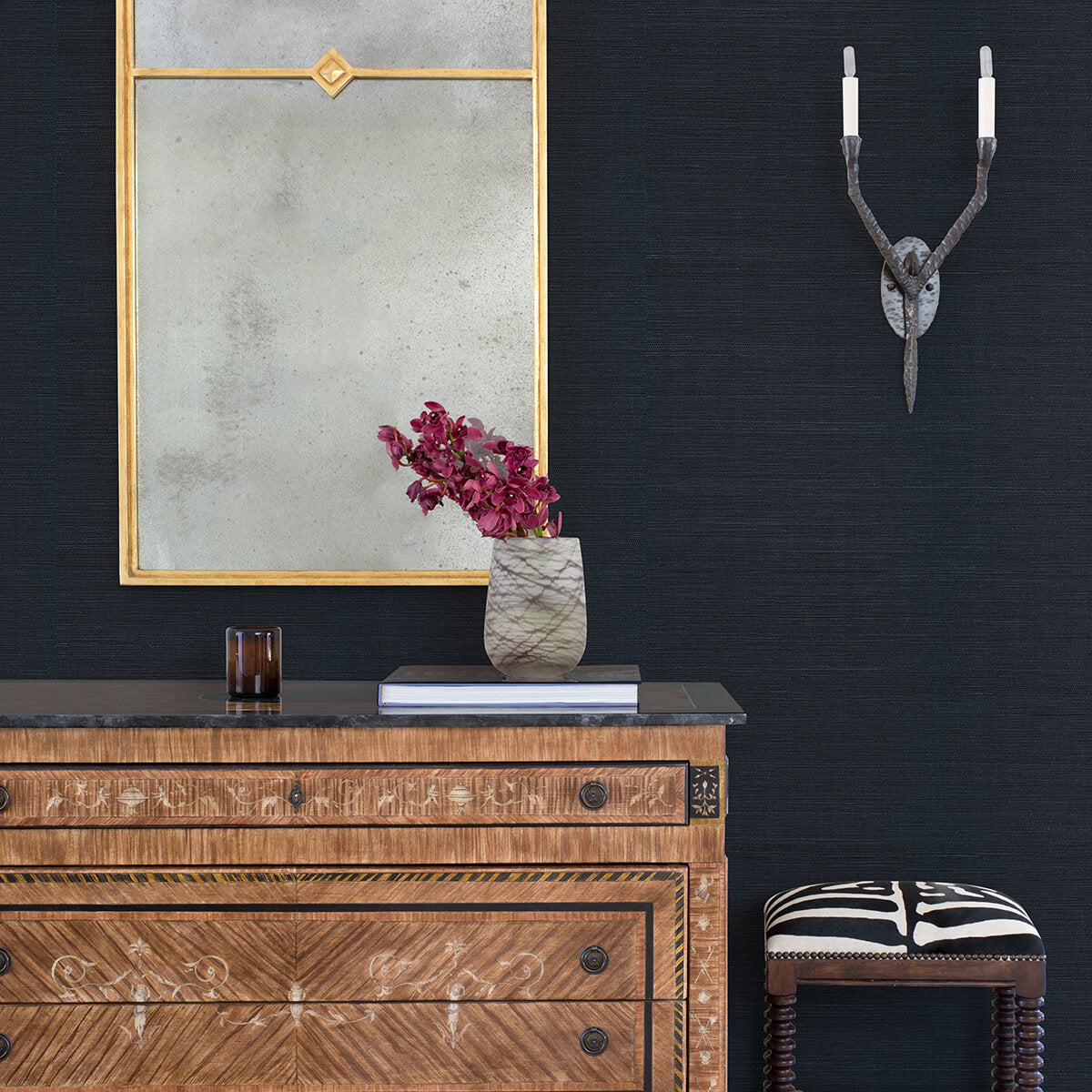 peninsula-navy-sisal-grasscloth-wallpaper-york-wallcoverings-2972-80088 - York Wallcoverings Papel pintado