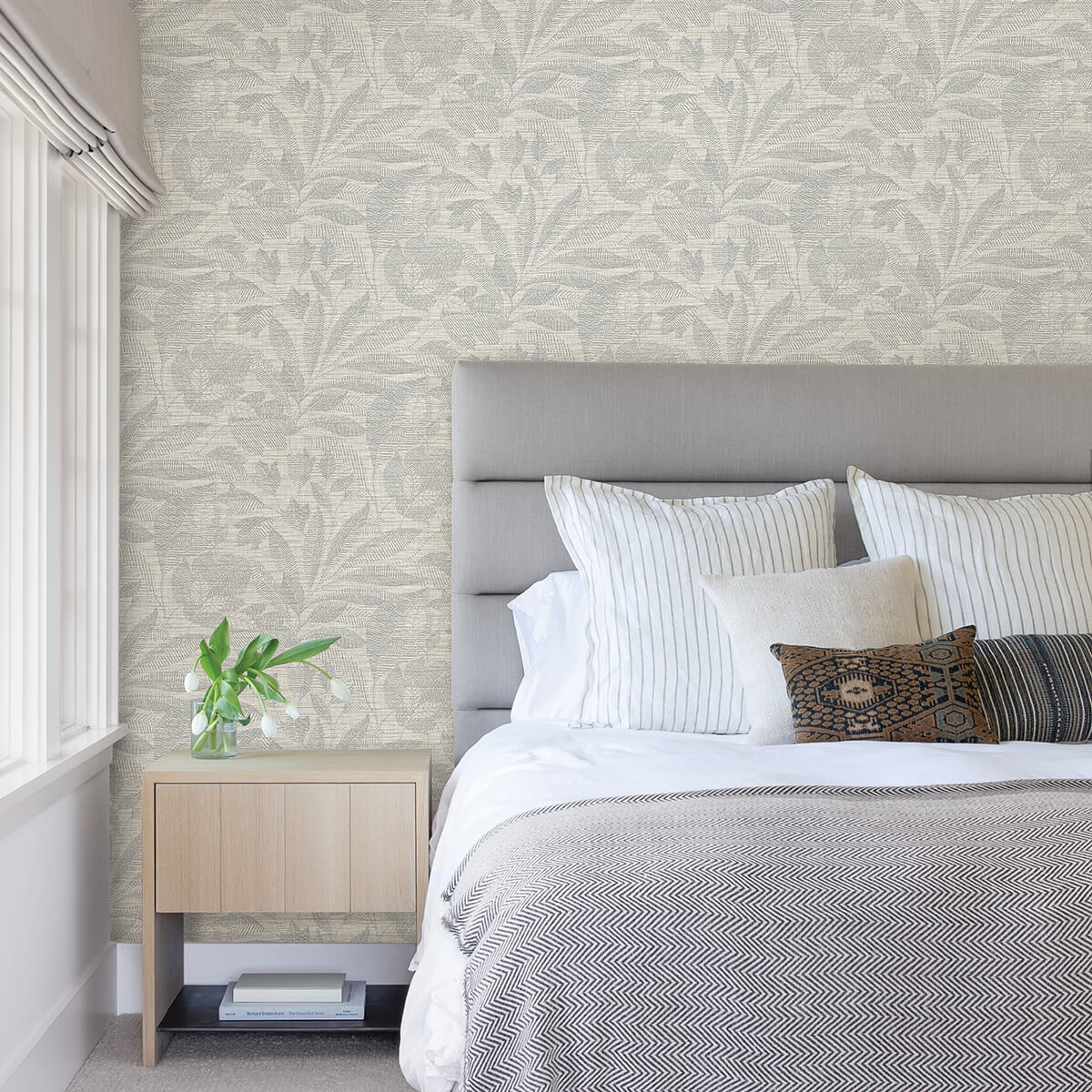 lei-silver-leaf-wallpaper-york-wallcoverings-2972-86152 - York Wallcoverings Wallpaper