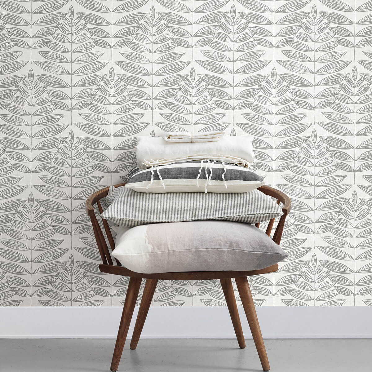 akira-grey-leaf-wallpaper-york-wallcoverings-2999-25101 - York Wallcoverings Papel pintado