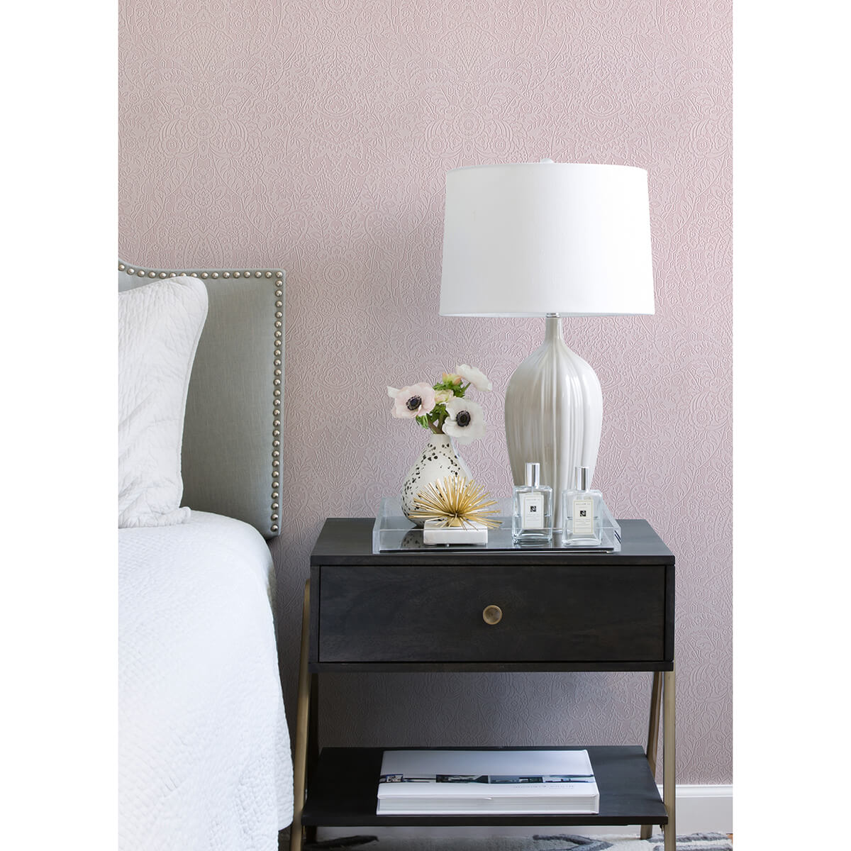 maris-pink-flock-damask-wallpaper-york-wallcoverings-2973-87368 - York Wallcoverings Papel pintado