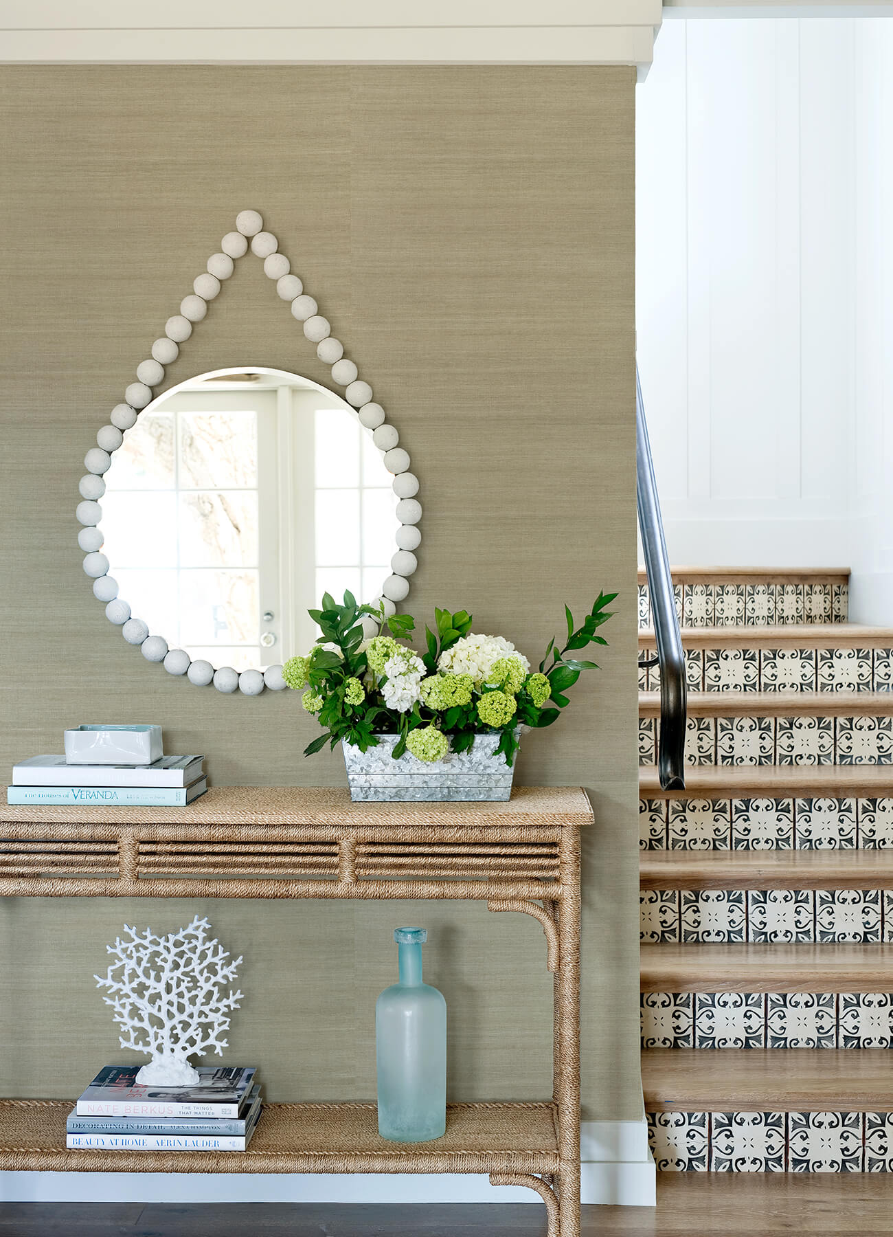 galan-silver-sisal-grasscloth-wallpaper-york-wallcoverings-2923-80005 - York Wallcoverings Wallpaper
