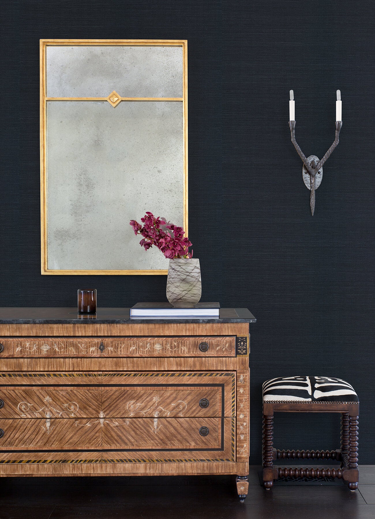 peninsula-navy-sisal-grasscloth-wallpaper-york-wallcoverings-2923-80088 - York Wallcoverings Wallpaper