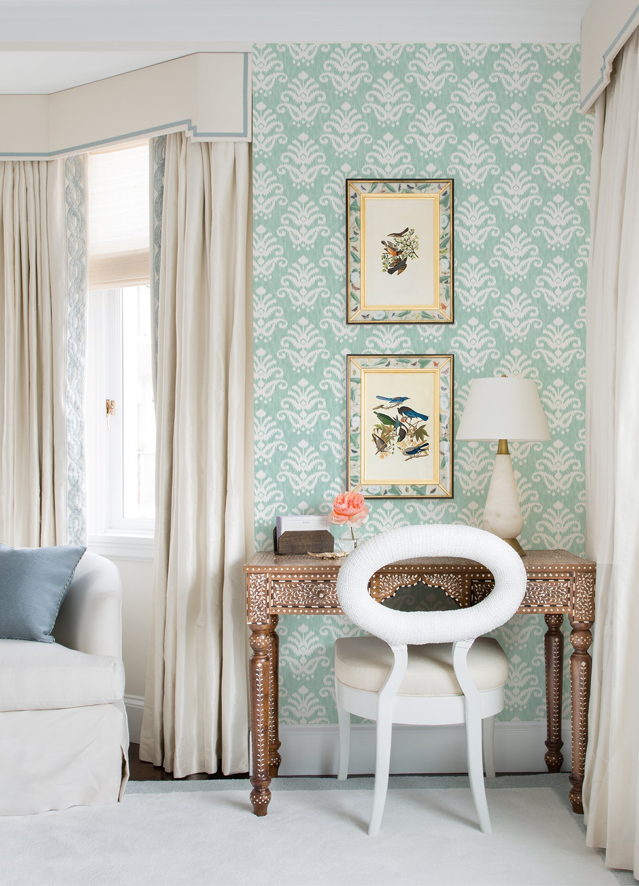 keaton-aqua-medallion-wallpaper-york-wallcoverings-4081-26327