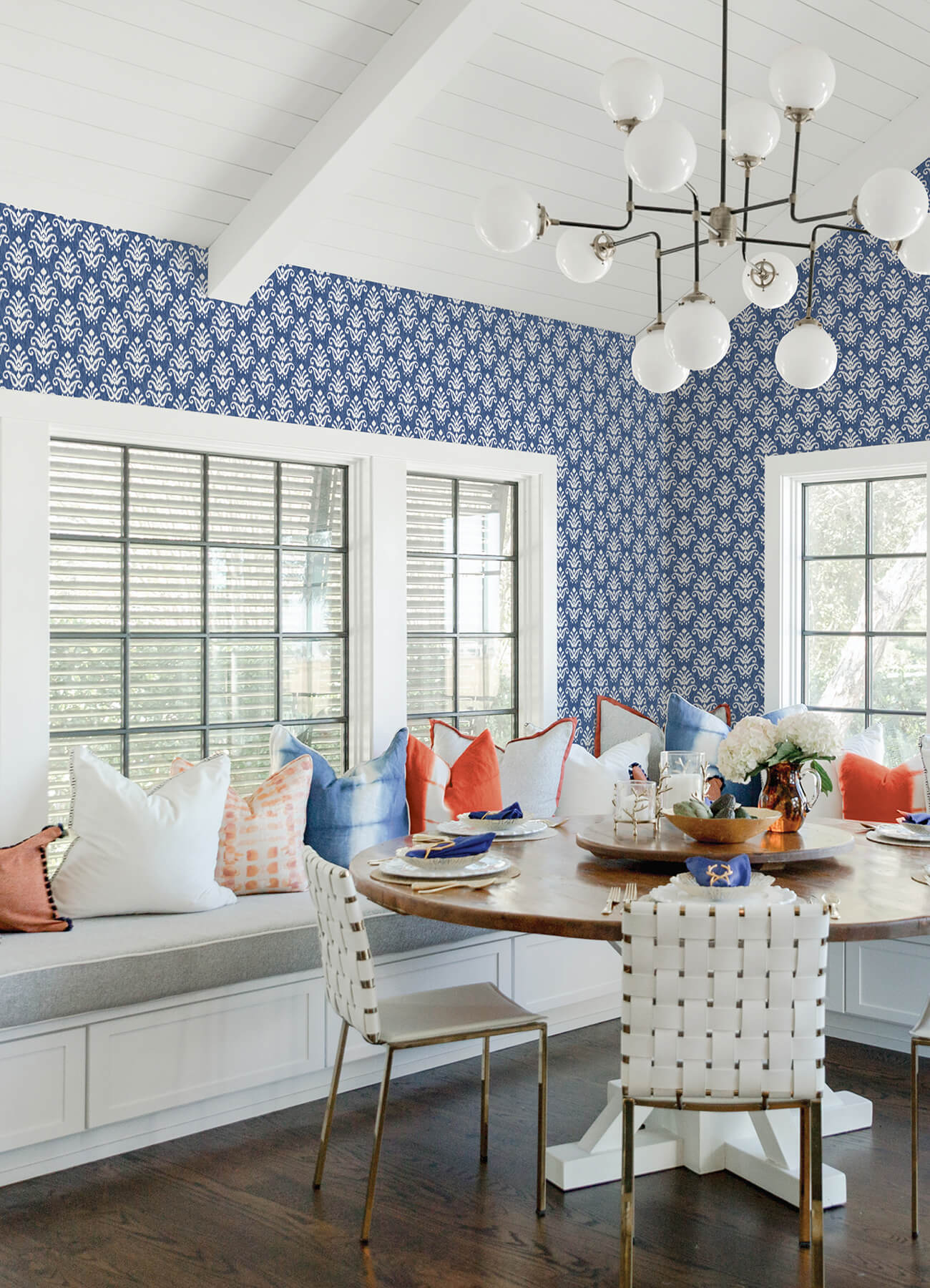 keaton-blue-medallion-wallpaper-york-wallcoverings-4081-26329 - York Wallcoverings Wallpaper