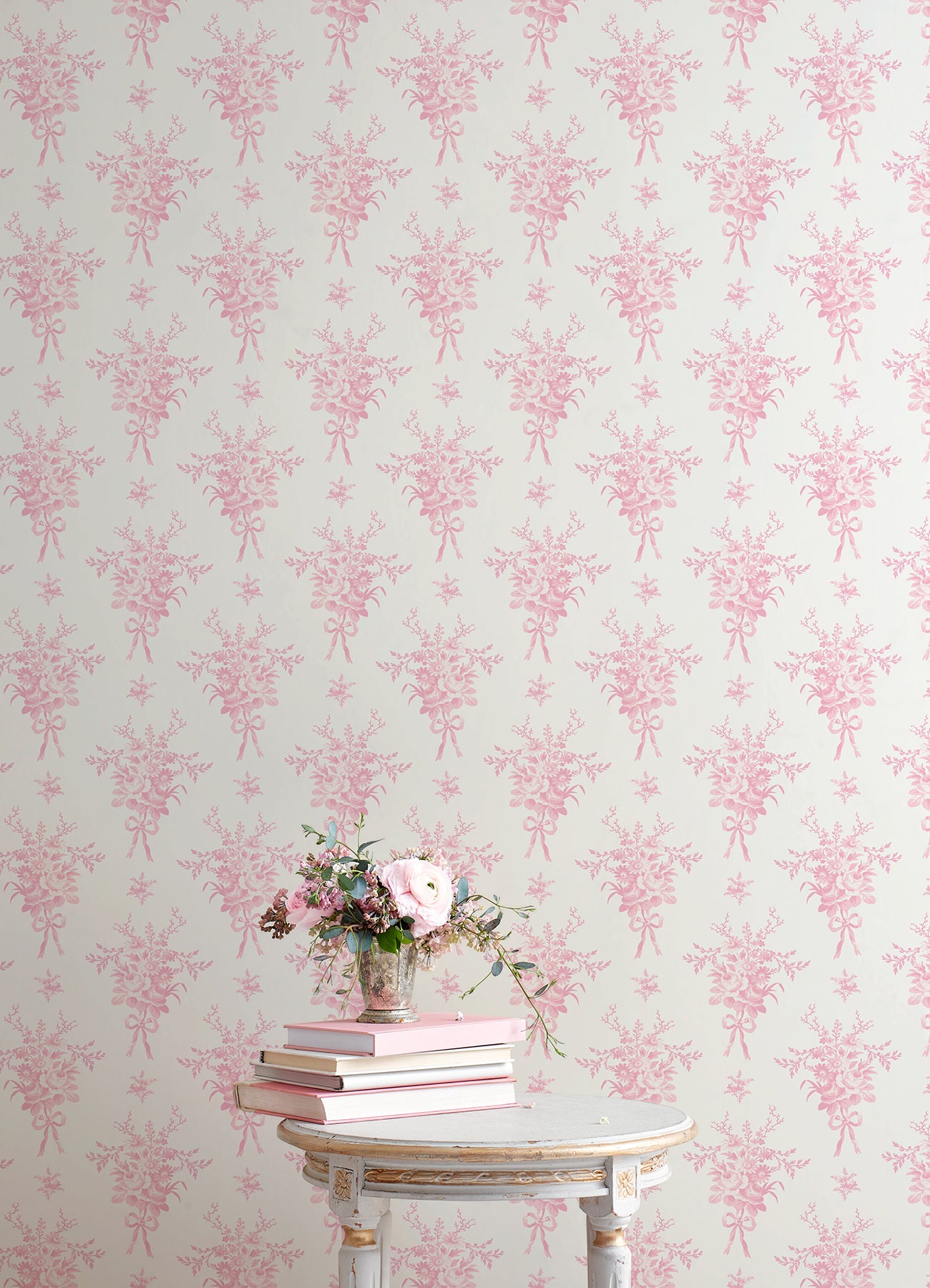 rosie-arrangements-kiss-pink-bouquet-toss-wallpaper-york-wallcoverings-ast4652