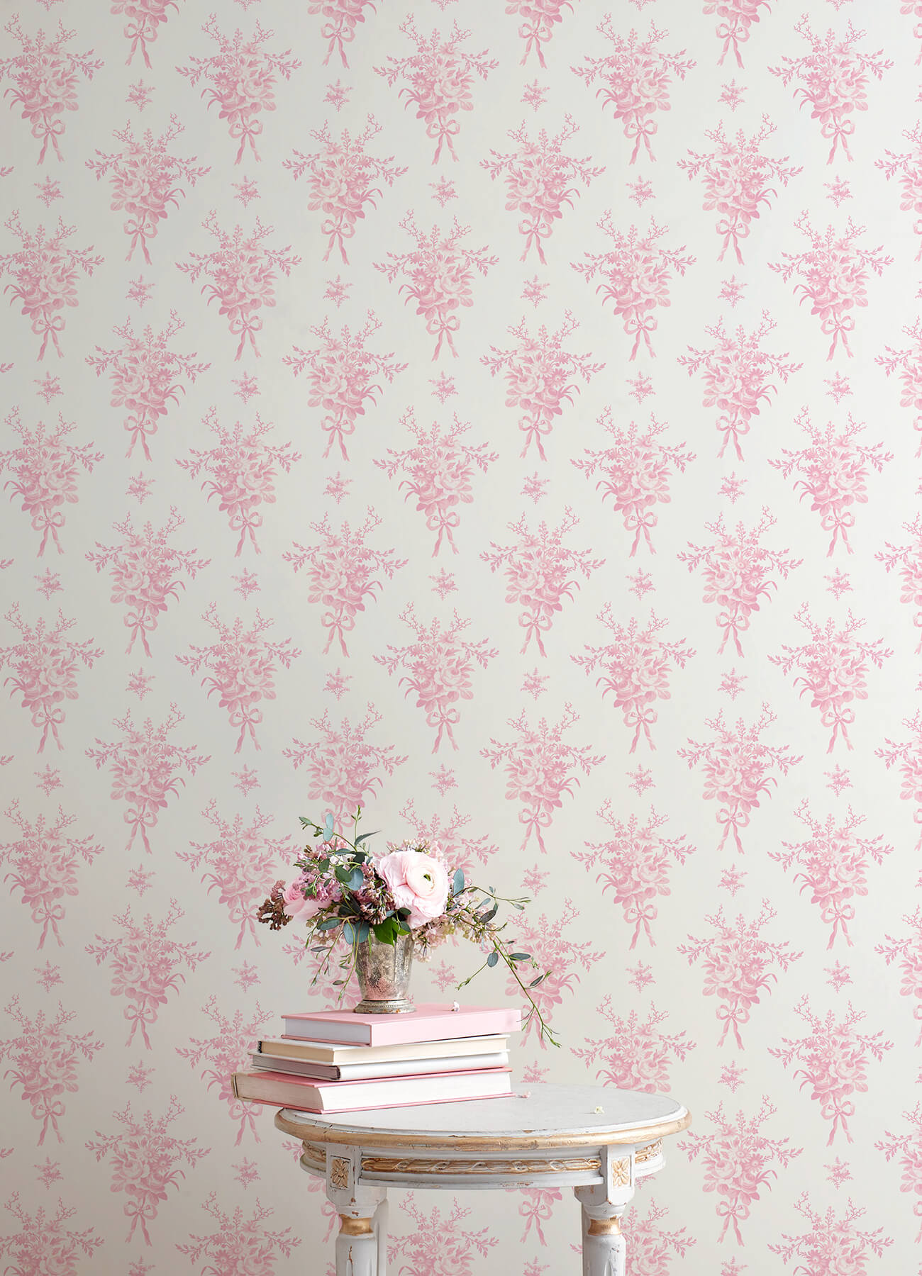 rosie-arrangements-kiss-pink-bouquet-toss-wallpaper-york-wallcoverings-ast4652 - York Wallcoverings Papel pintado