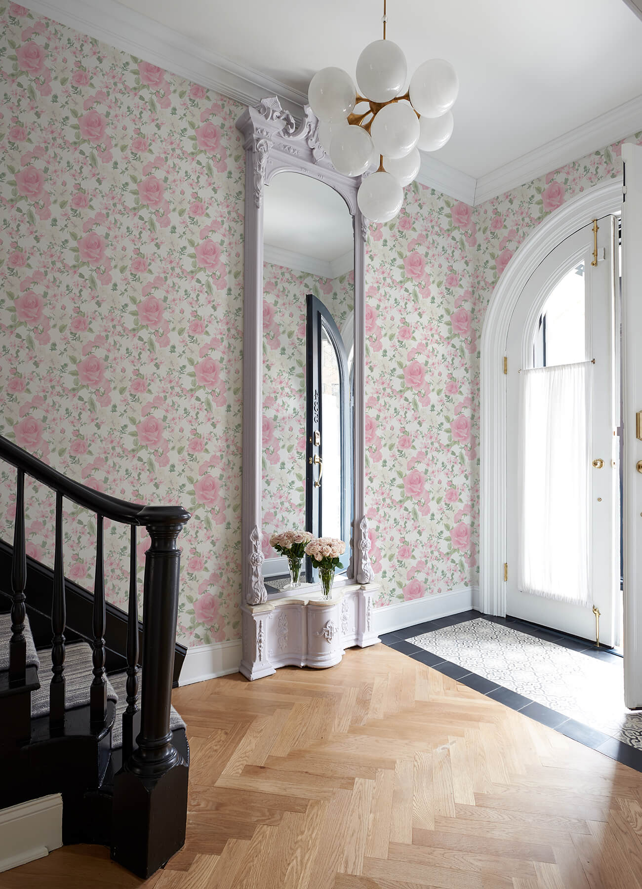 sunset-harbor-rose-vida-rosa-roses-white-flowers-wallpaper-york-wallcoverings-ast4655 - York Wallcoverings Papel pintado
