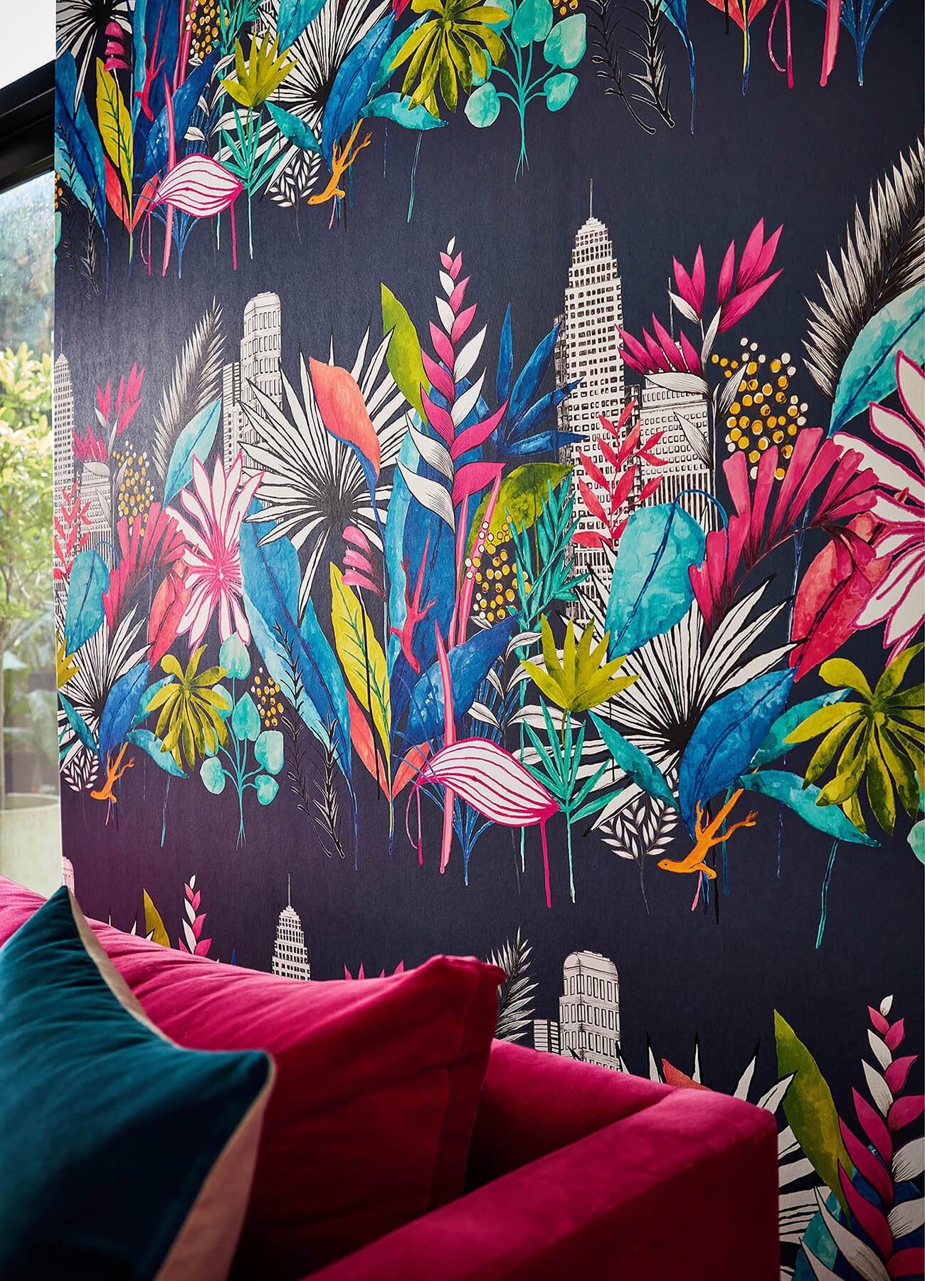 sierra-indigo-urban-tropic-wallpaper-york-wallcoverings-cep50110w - York Wallcoverings Papel pintado