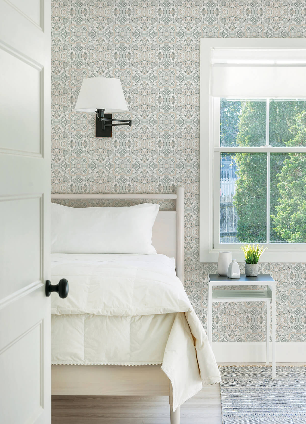 concord-coral-medallion-wallpaper-york-wallcoverings-3124-13961 - York Wallcoverings Wallpaper