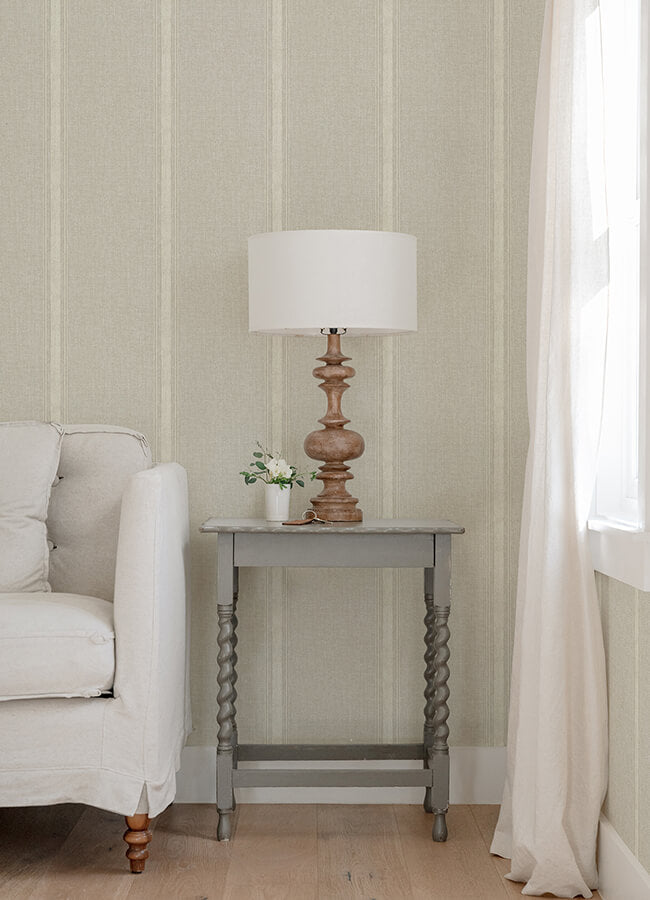 linette-beige-fabric-stripe-wallpaper-york-wallcoverings-4072-70070 - York Wallcoverings Papel pintado
