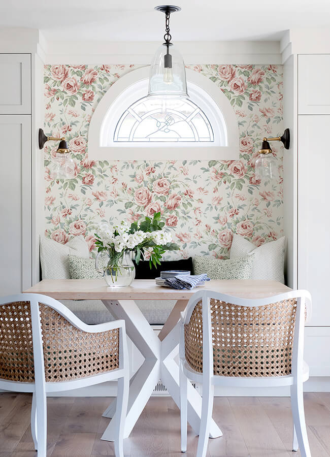 manon-raspberry-rose-stitch-wallpaper-york-wallcoverings-4072-70023 - York Wallcoverings Papel pintado