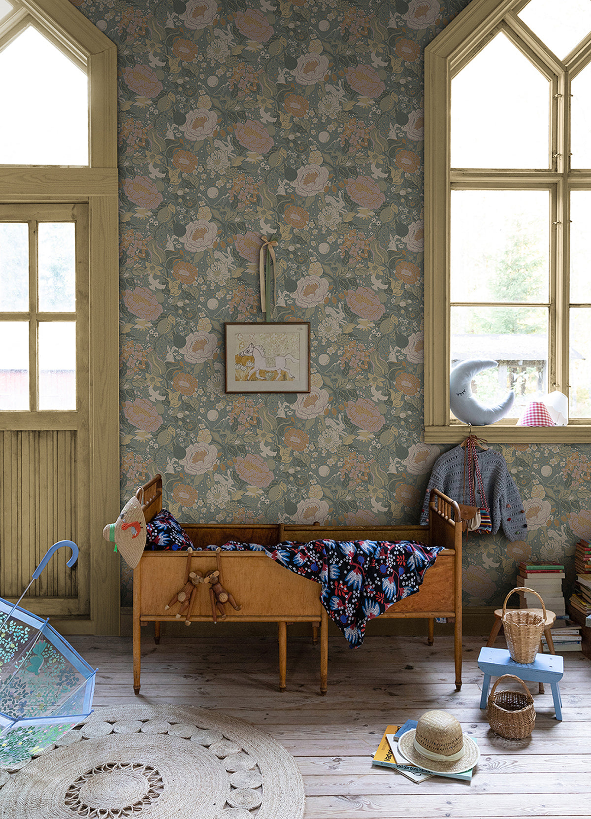 vxa-slate-rabbits-rosehips-wallpaper-york-wallcoverings-4111-63016 - York Wallcoverings Papel pintado