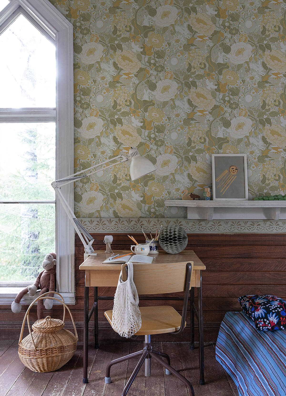 vxa-grey-rabbits-rosehips-wallpaper-york-wallcoverings-4111-63015 - York Wallcoverings Papel pintado