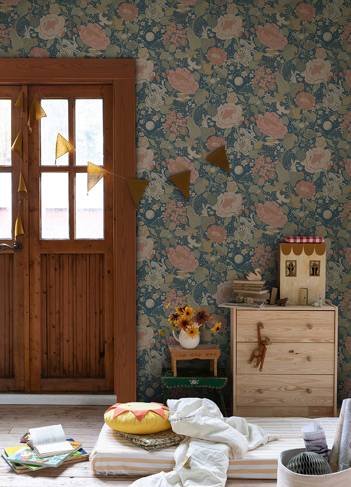 vxa-teal-rabbits-rosehips-wallpaper-york-wallcoverings-4111-63013 - York Wallcoverings Papel pintado