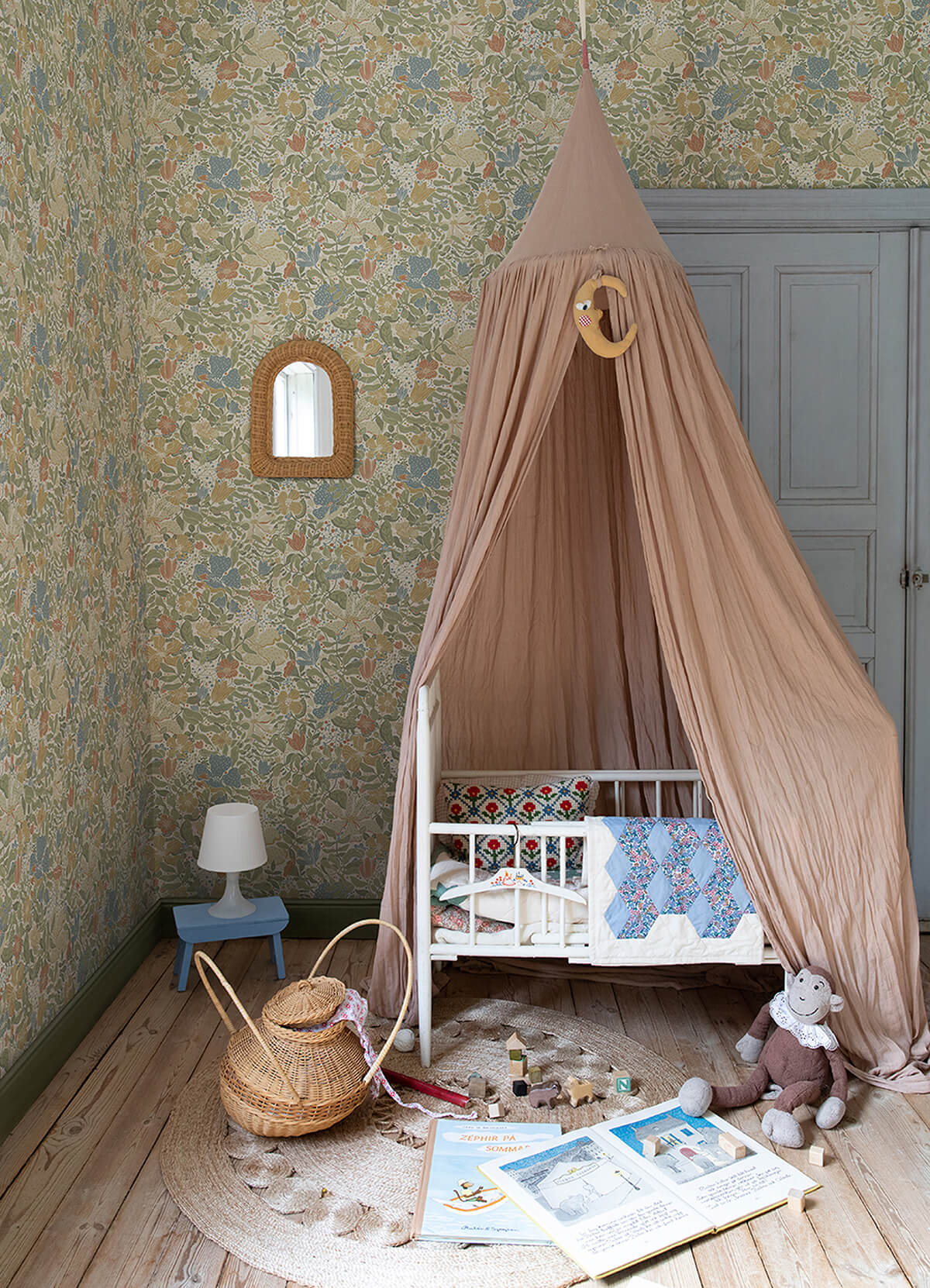 midsommar-light-green-floral-medley-wallpaper-york-wallcoverings-4111-63017 - York Wallcoverings Papel pintado