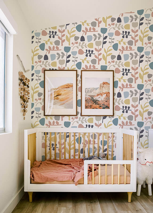 juni-pastel-abstract-tulips-wallpaper-york-wallcoverings-4066-26539 - York Wallcoverings Papel pintado