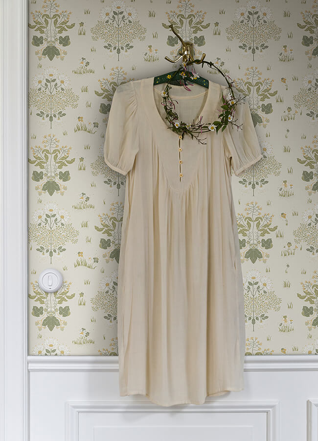 elda-olive-delicate-daisies-wallpaper-york-wallcoverings-4080-83133 - York Wallcoverings Wallpaper