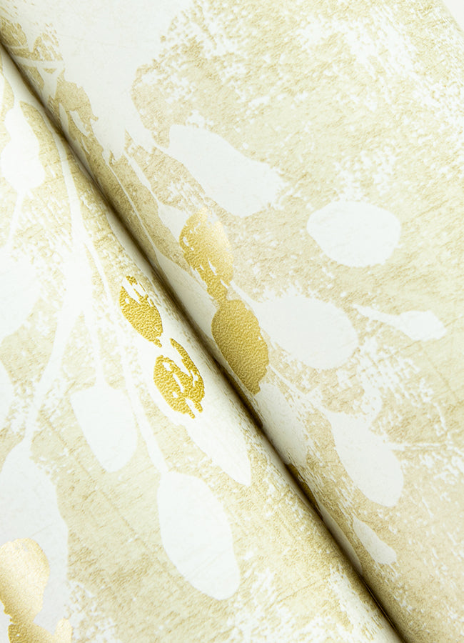 dori-gold-painterly-floral-wallpaper-york-wallcoverings-2980-26188 - York Wallcoverings Wallpaper