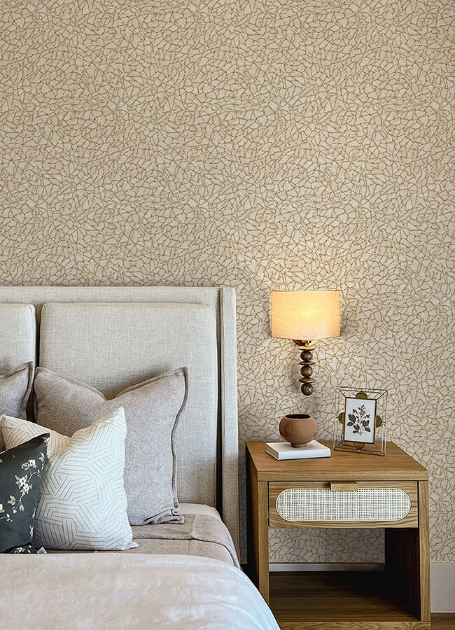 soma-gold-metallic-crackling-wallpaper-york-wallcoverings-4105-86625 - York Wallcoverings Wallpaper
