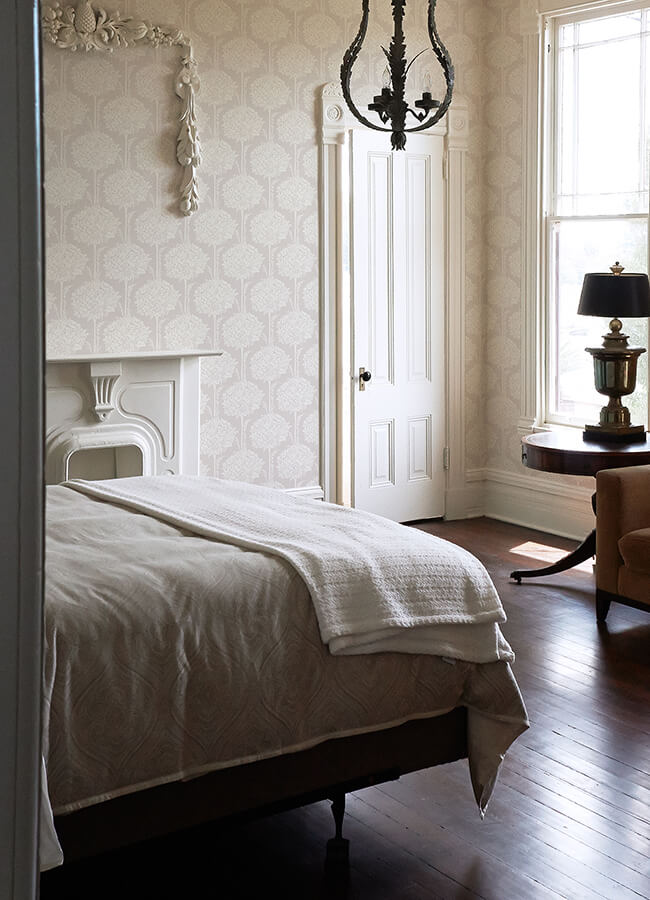 zaria-lavender-topiary-wallpaper-york-wallcoverings-4074-26623 - York Wallcoverings Wallpaper