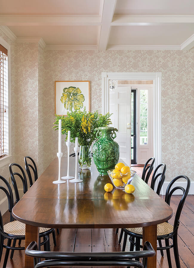 helen-mauve-floral-trail-wallpaper-york-wallcoverings-4074-26630 - York Wallcoverings Wallpaper