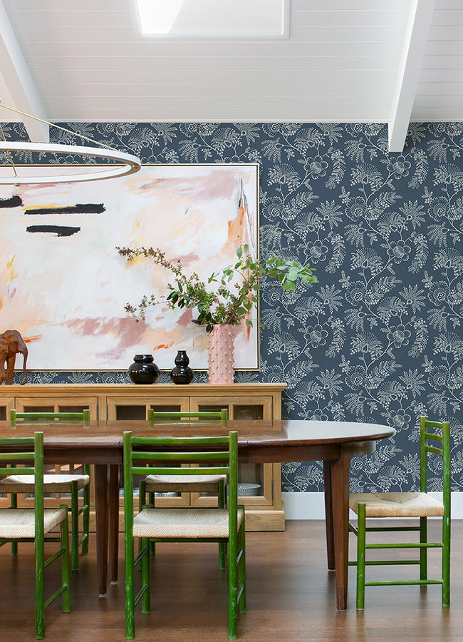 maeve-dark-blue-jacobean-trail-wallpaper-york-wallcoverings-4120-26822 - York Wallcoverings Papel pintado
