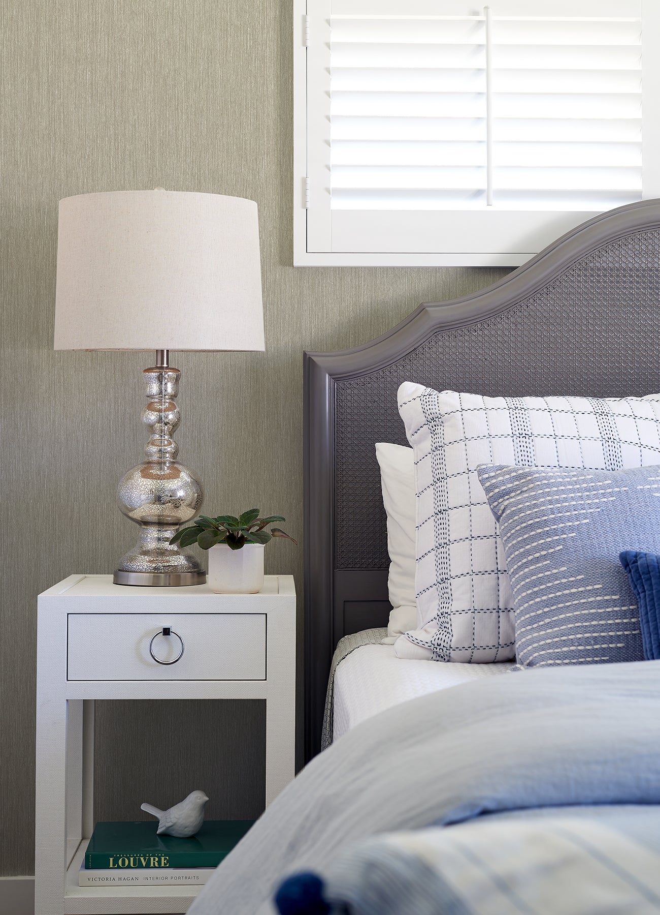 barre-light-grey-stria-wallpaper-york-wallcoverings-2984-87979 - York Wallpaper Wallpaper
