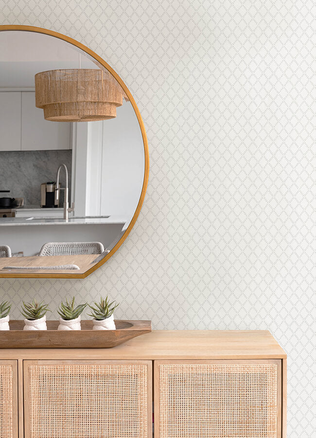 trevor-white-leaf-trellis-wallpaper-york-wallcoverings-4143-34001 - York Wallcoverings Papel pintado