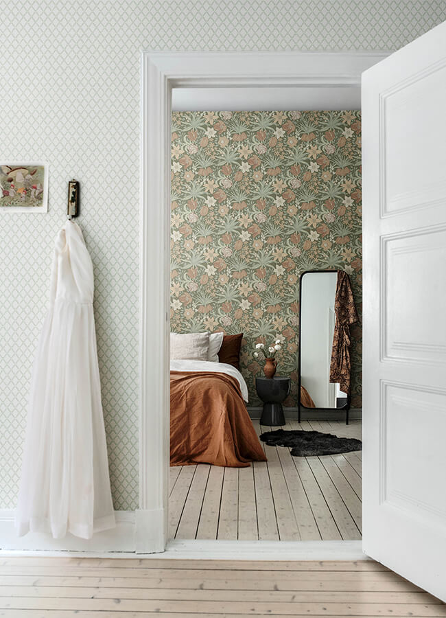 cecilia-moss-tulip-and-daffodil-wallpaper-york-wallcoverings-4143-34029 - York Wallcoverings Wallpaper