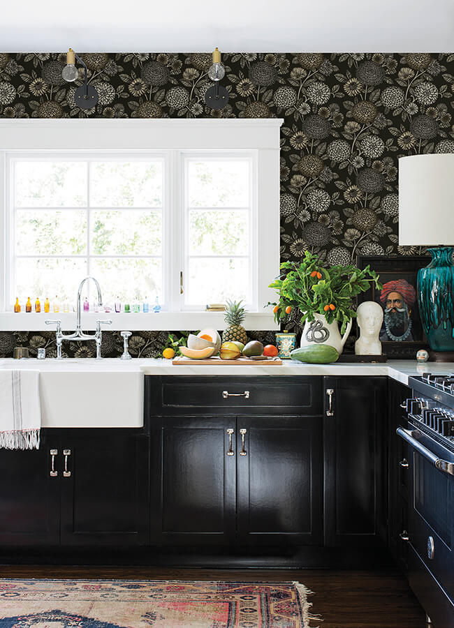 zalipie-black-floral-trail-wallpaper-york-wallcoverings-3125-72327 - York Wallcoverings Papel pintado