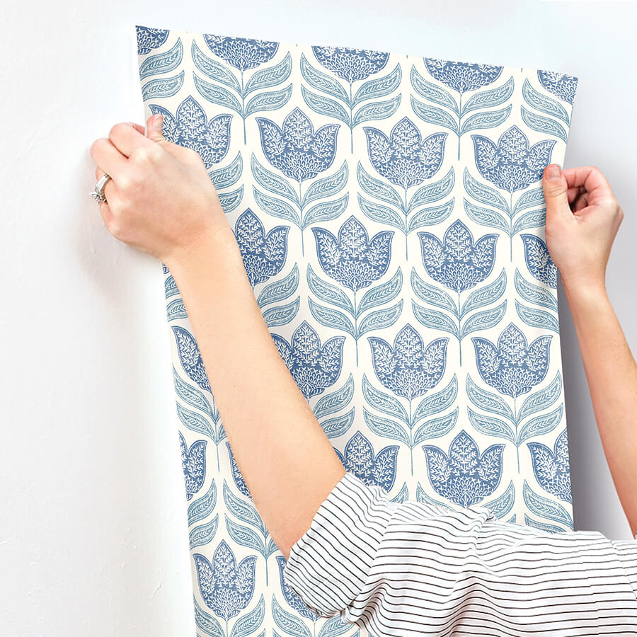 cathal-blue-tulip-block-print-wallpaper-york-wallcoverings-3125-72345 - York Wallcoverings Papel pintado