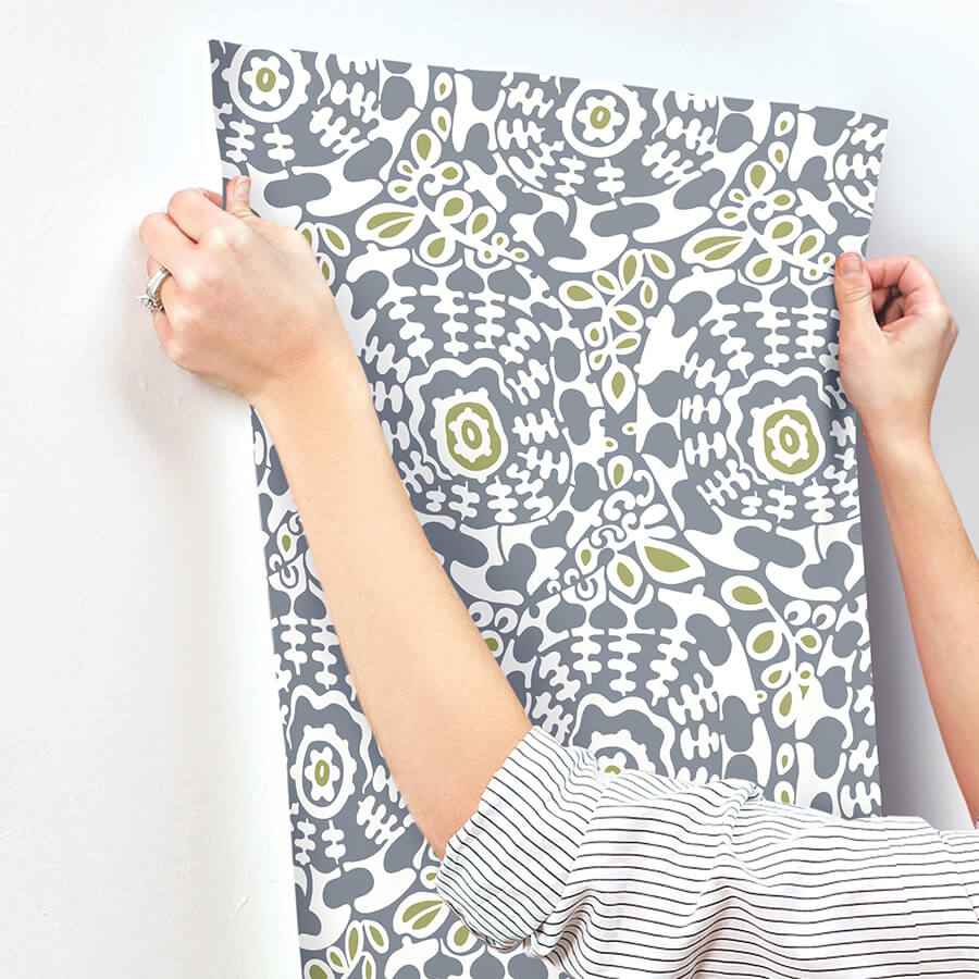 divine-slate-abstract-medallion-wallpaper-york-wallcoverings-4122-27037 - York Wallcoverings Wallpaper