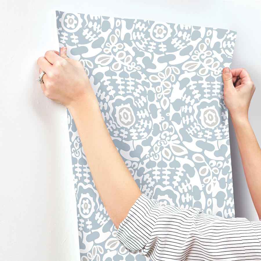 divine-light-blue-abstract-medallion-wallpaper-york-wallcoverings-4122-27039 - York Wallcoverings Wallpaper