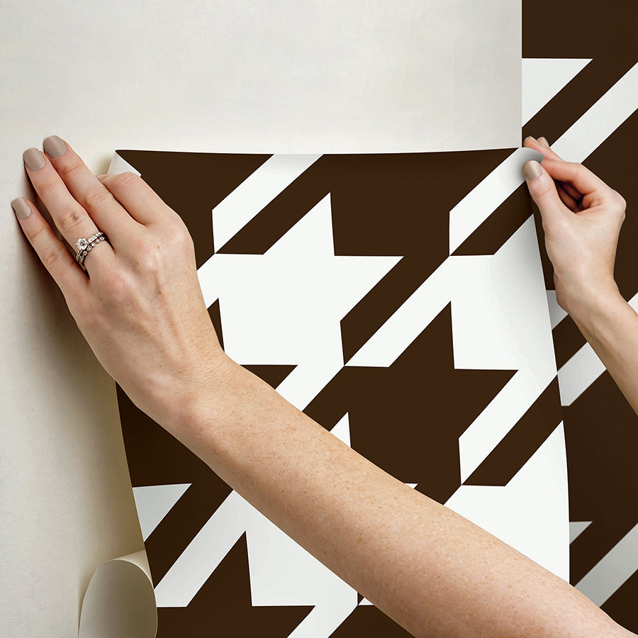 brown-ruhoundstooth-peel-and-stick-wallpaper-york-wallcoverings-rps6148 - York Wallcoverings Wallpaper