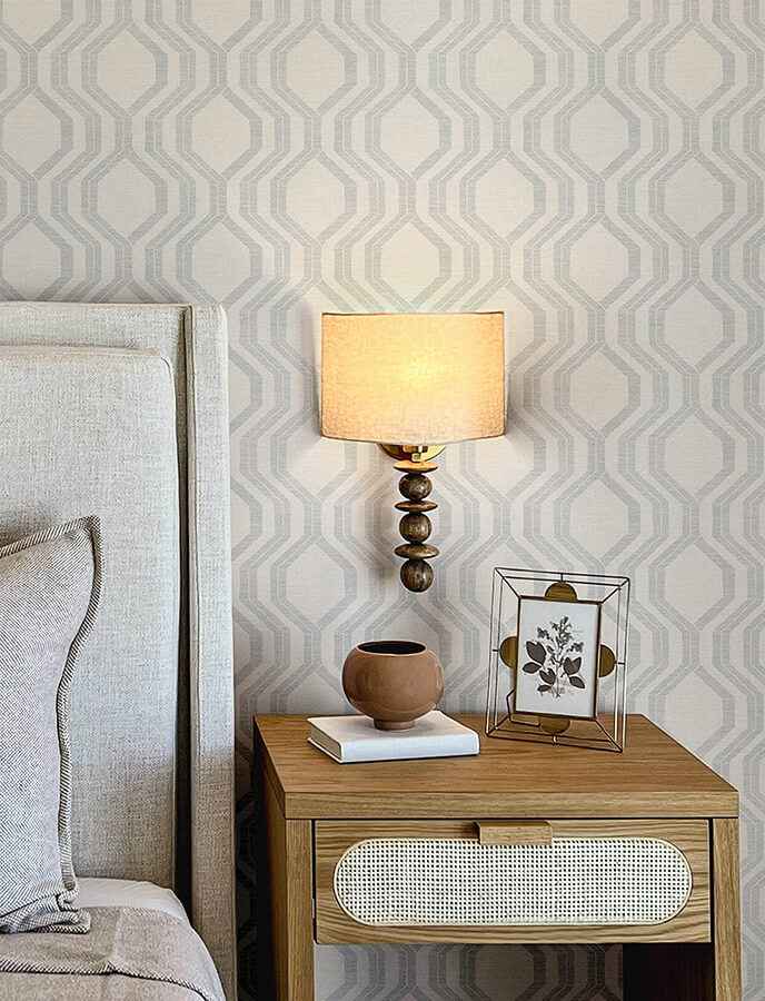 burton-silver-modern-ogee-wallpaper-york-wallcoverings-4141-27104 - York Wallcoverings Wallpaper